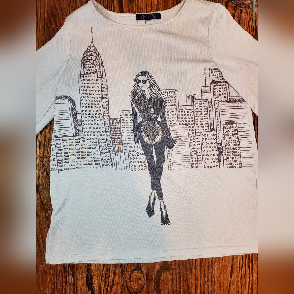 Love + Lace New York Style Top - Picture 7 of 8